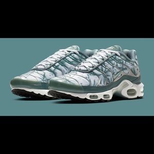 Air max plus "palm trees green"